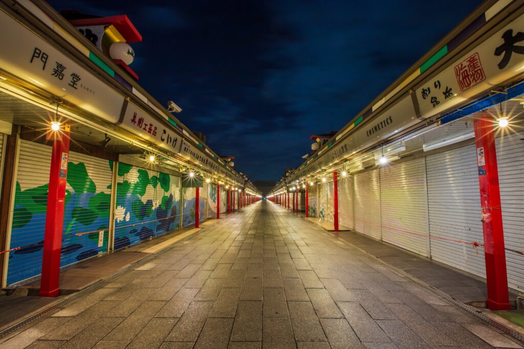 Nakamise Street and Hozomon Gate at night
