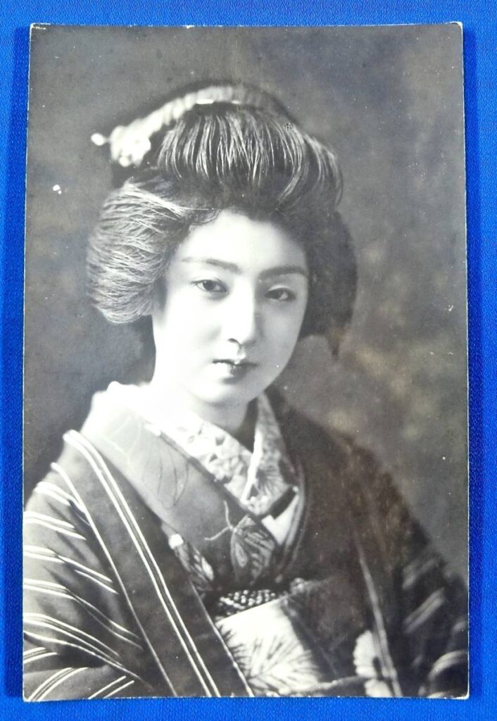 Historical geisha photographs Meiji to Showa era