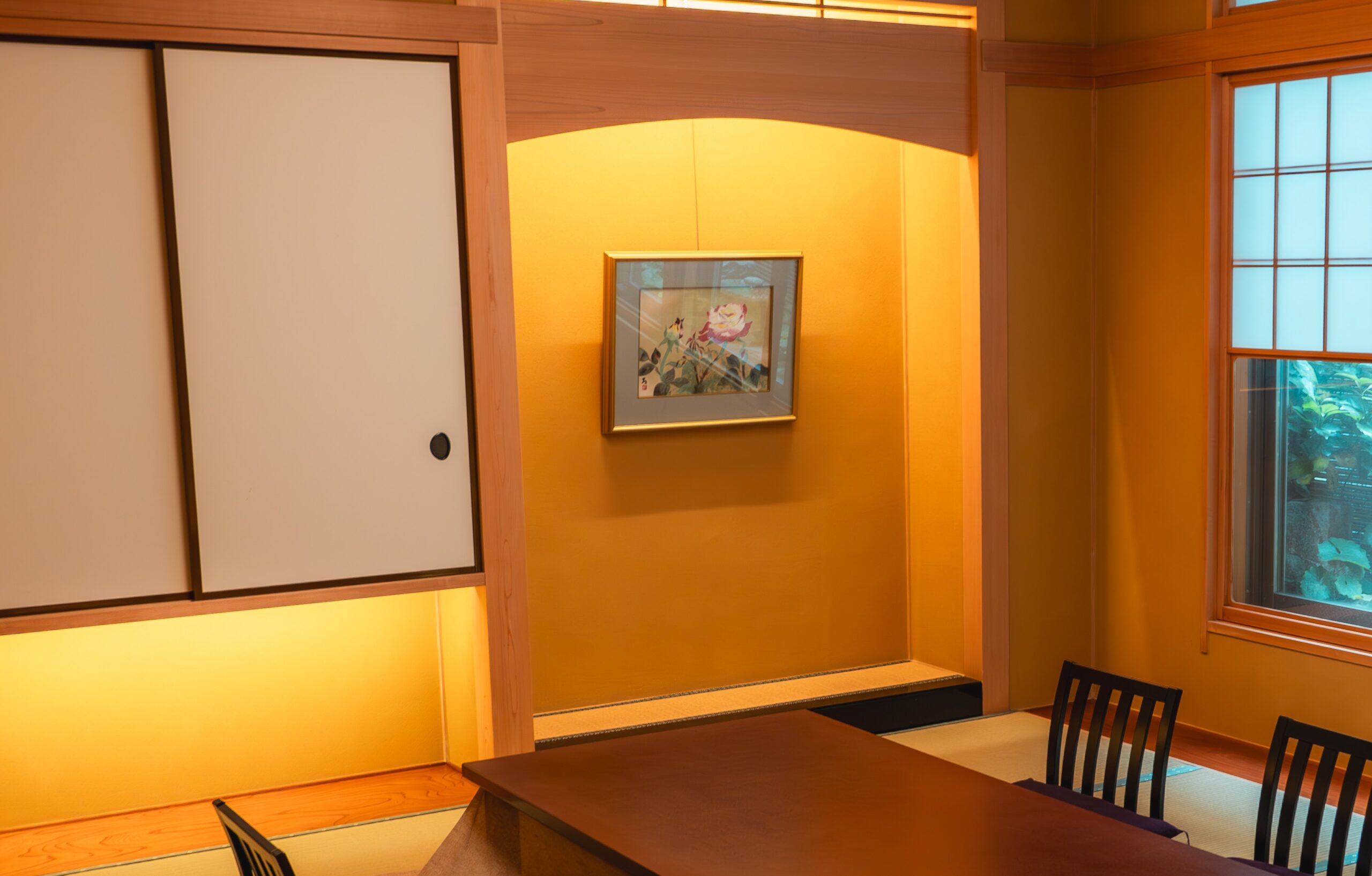Private tatami ozashiki room at Miyakodori where the geisha banquet takes place