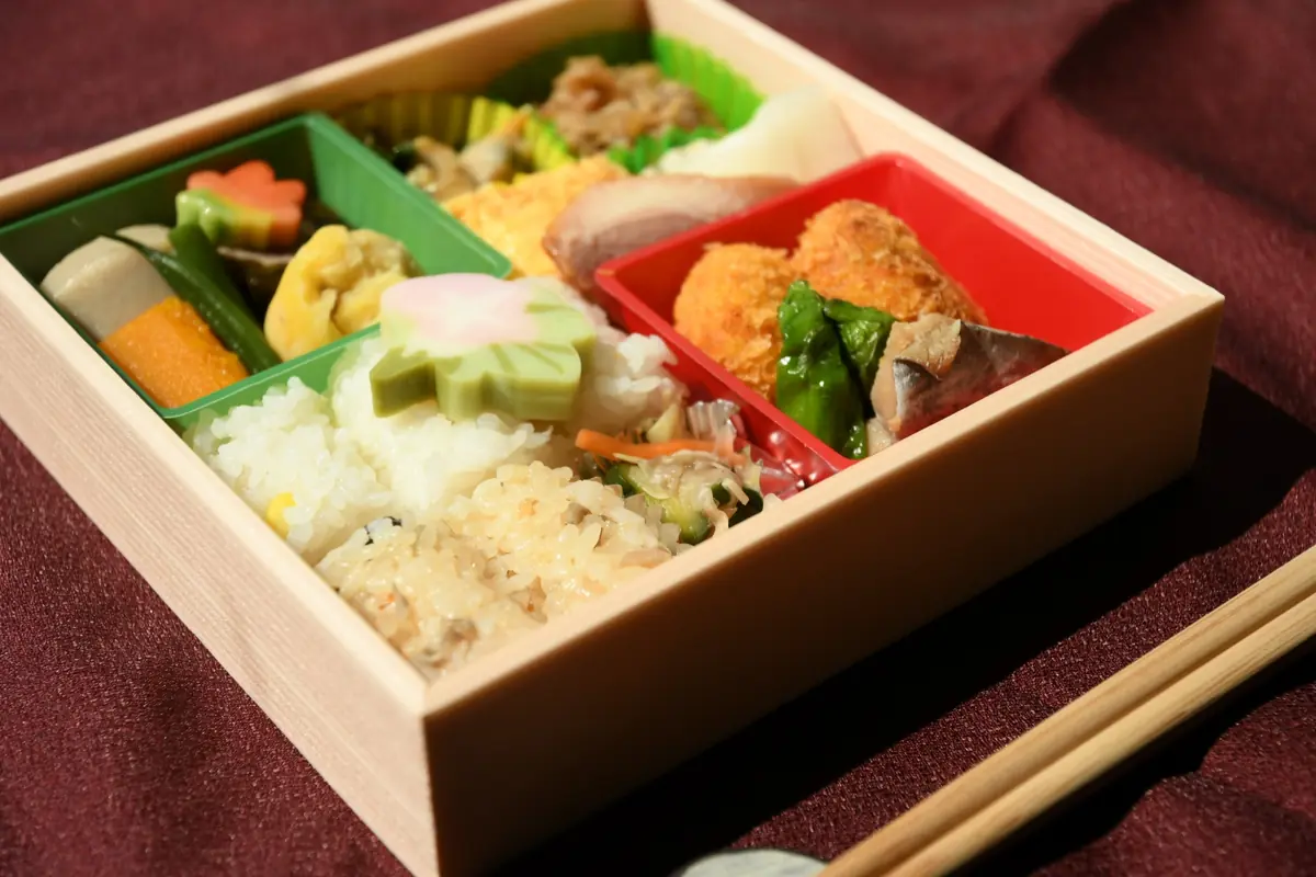 Seasonal Japanese bento box at Asakusa Miyakodori