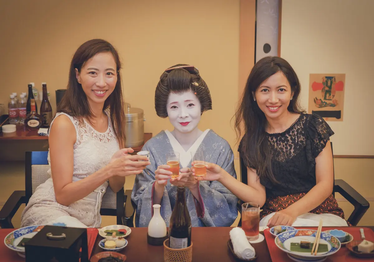Interior of Miyakodori's private tatami ozashiki room in Asakusa