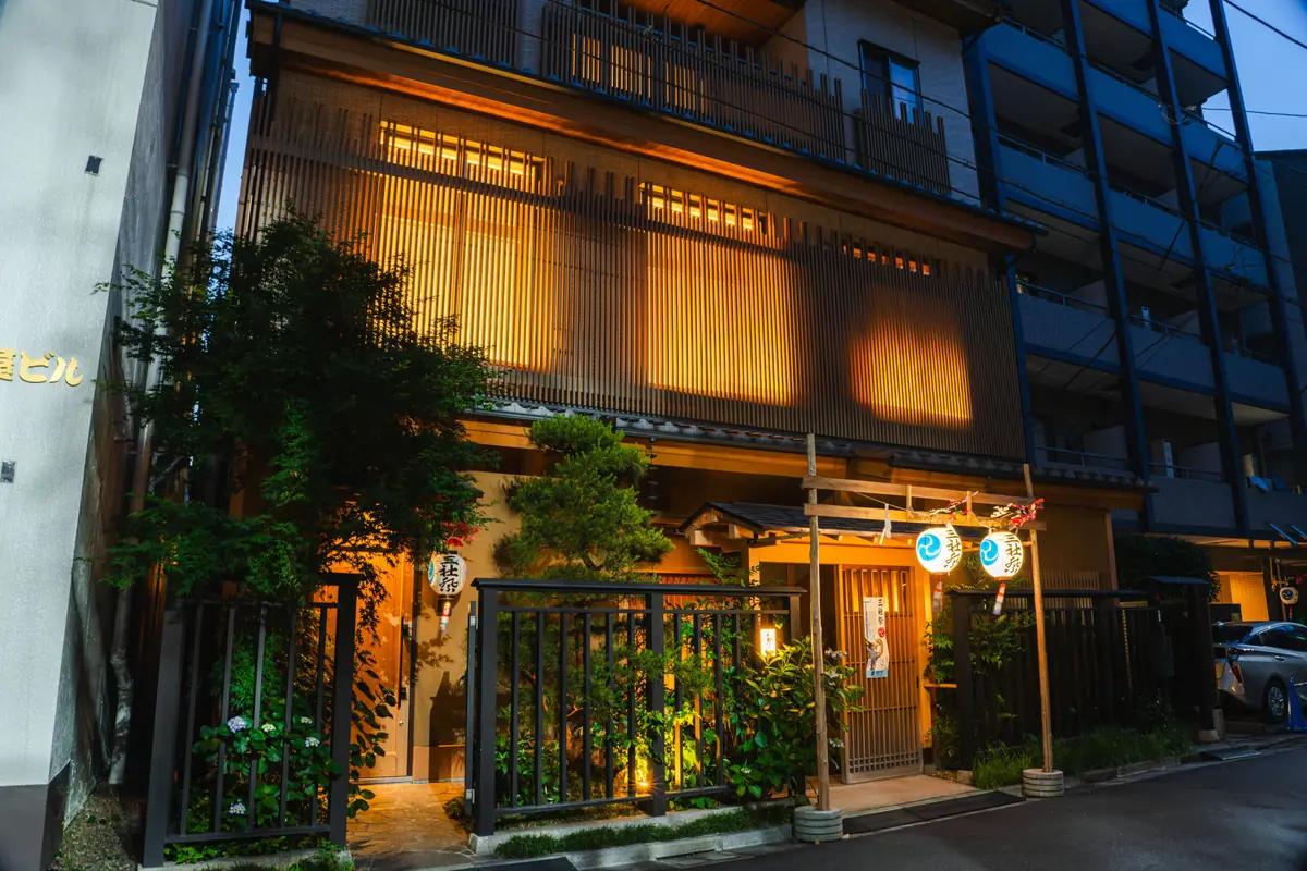 Asakusa Kannon-ura hanamachi district quiet alley near Miyakodori