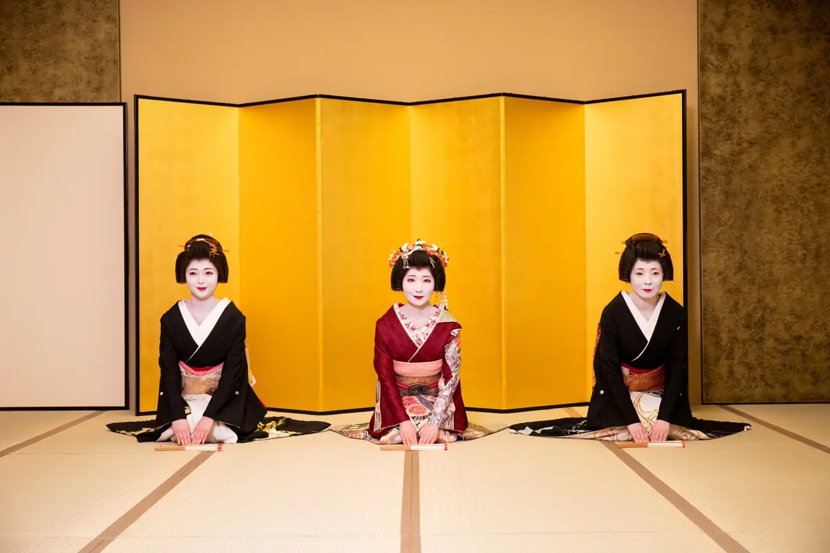 Asakusa geisha welcoming guests at the entrance of Miyakodori for a private exclusive evening