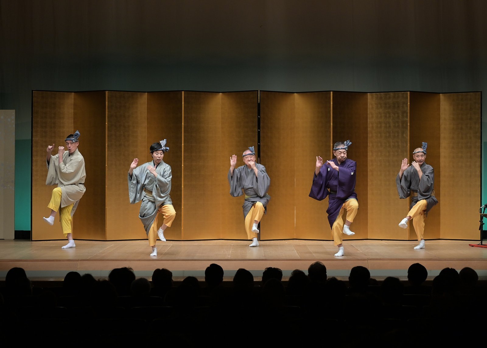 Asakusa hōkan, male geisha, dancing together on stage