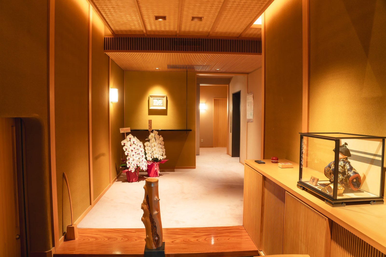 The entrance hall of Miyakodori, a machiai-chaya in Asakusa